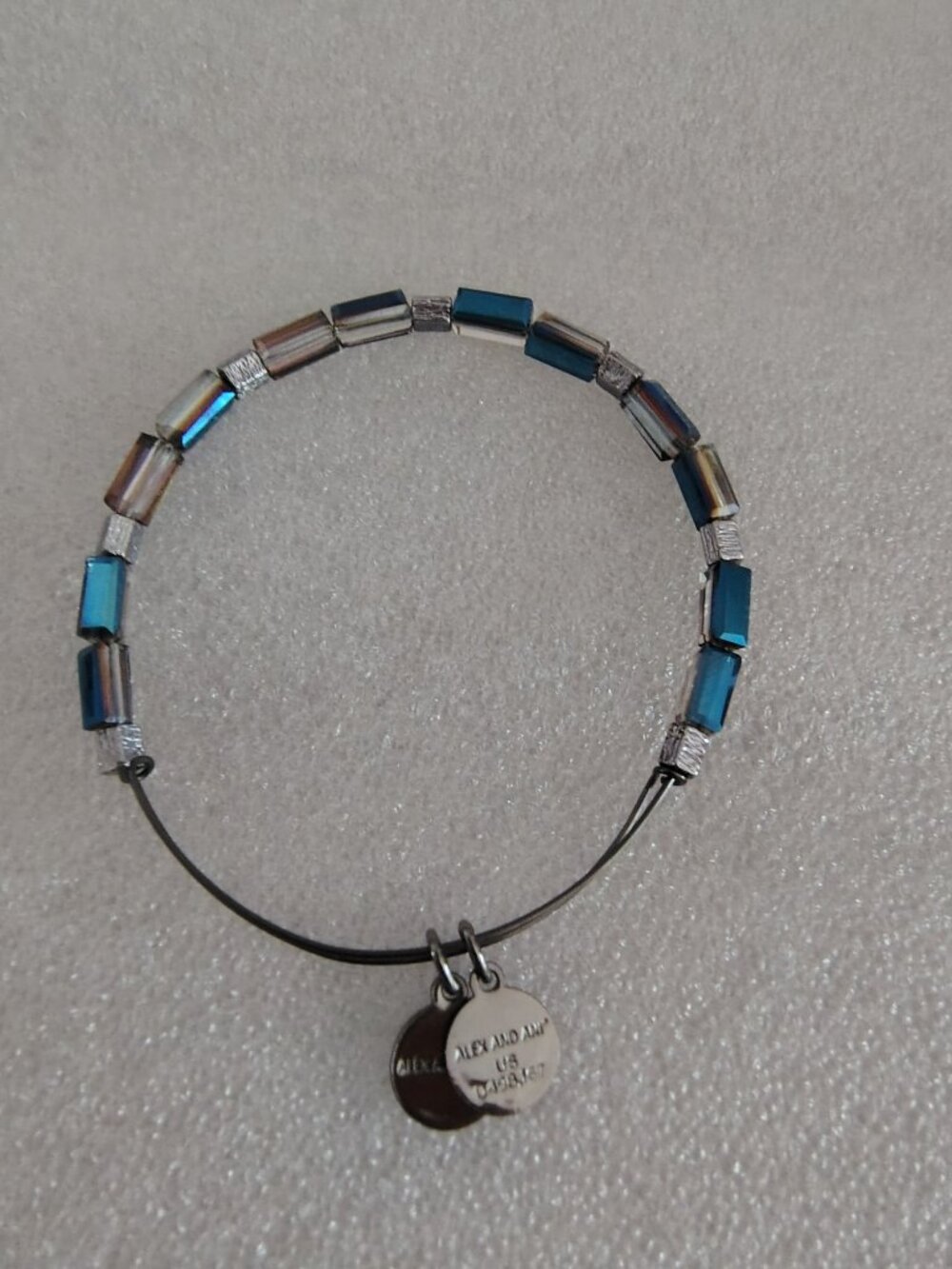 🤩 Gorgeous iridescent Alex and Ani Beaded  Bangle 560